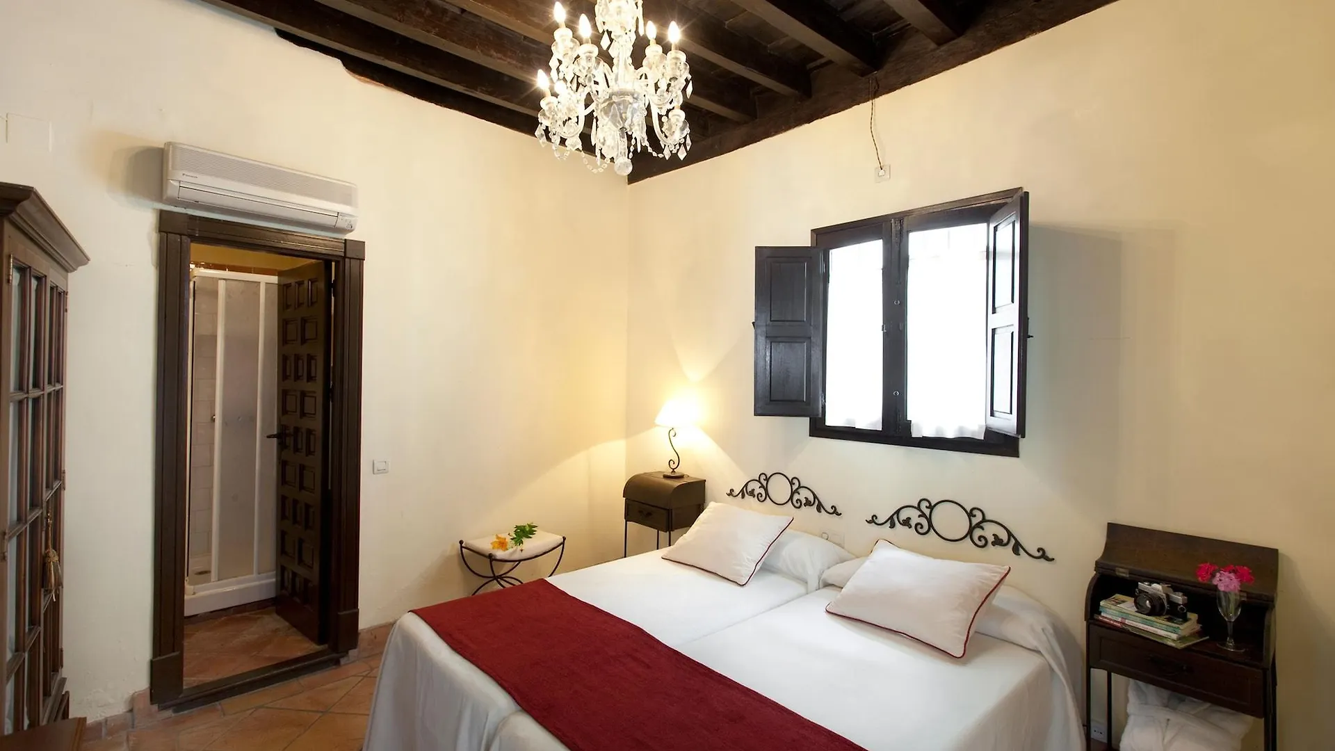 Hotel Casa del Capitel Nazarí Granada España